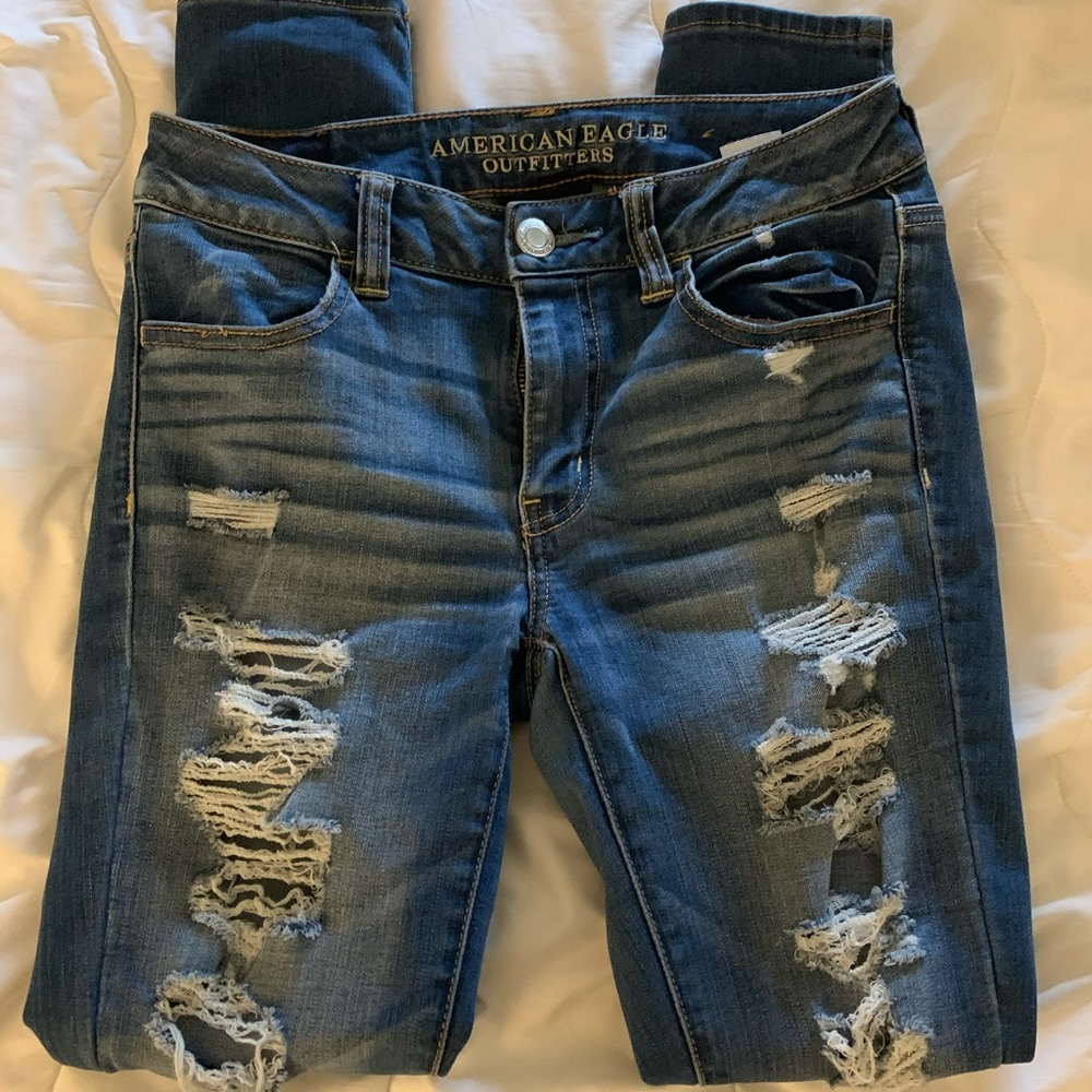 🔮American Eagle Super Stretch Ripped Jeans